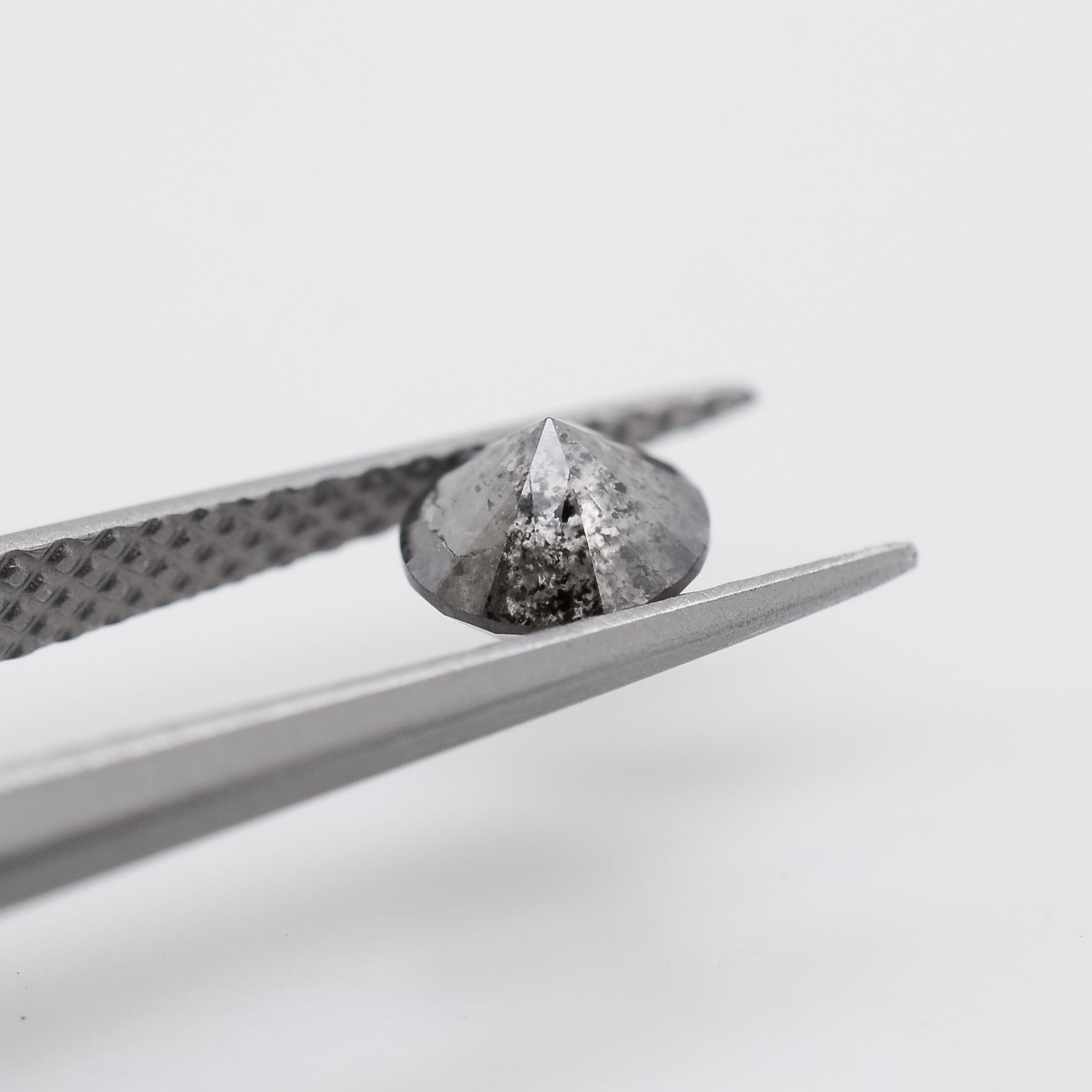0.59ct Round Brilliant Cut Loose Salt & Pepper Diamond - Malleable Jewellers